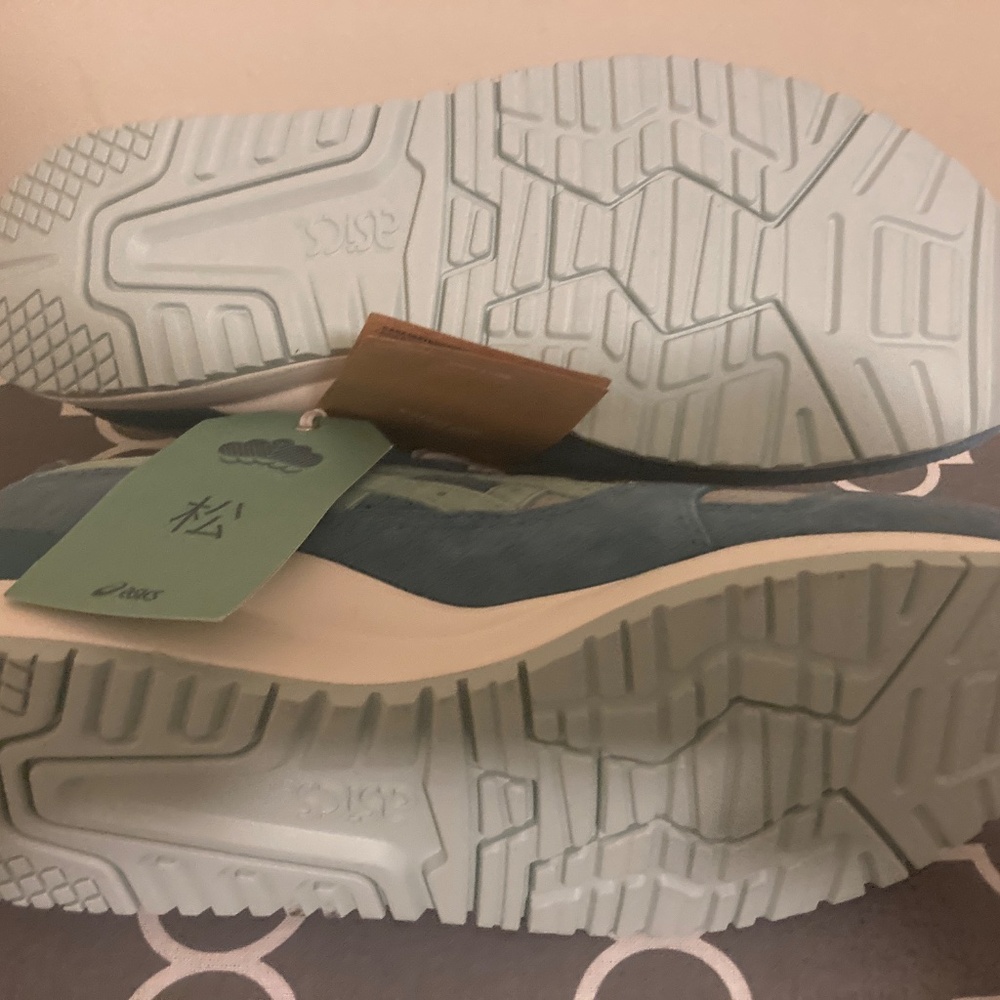 ASICS GEL - Picture 7 of 7